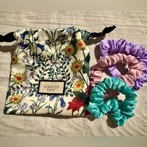 Gucci Beauty Satin Scrunchie Set/ Small Floral Pouch - Picture 3 of 5